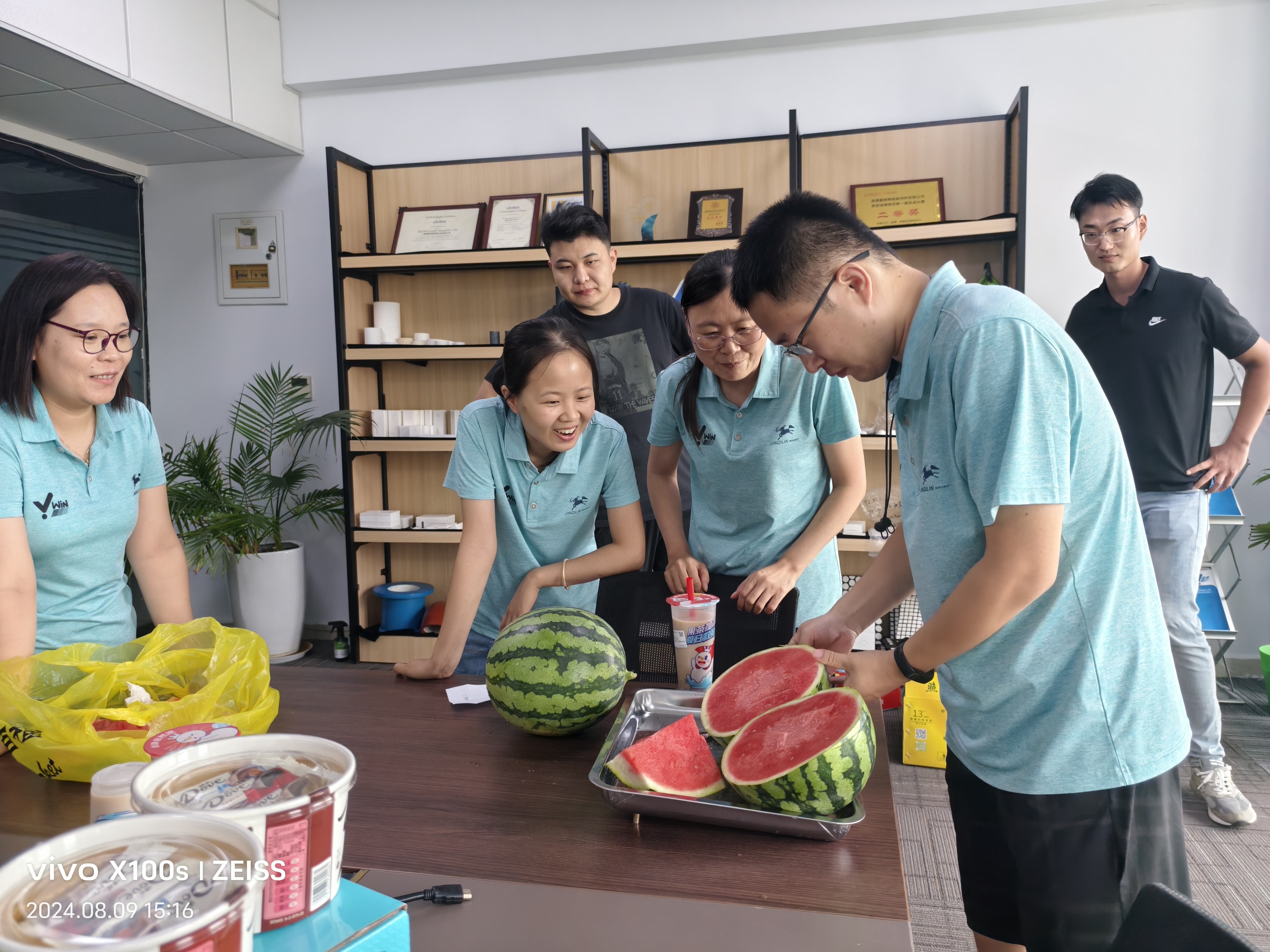 “愛在七西·吃瓜有你”活動歡樂進行！ 淄博贏馳陶瓷新材料有限公司