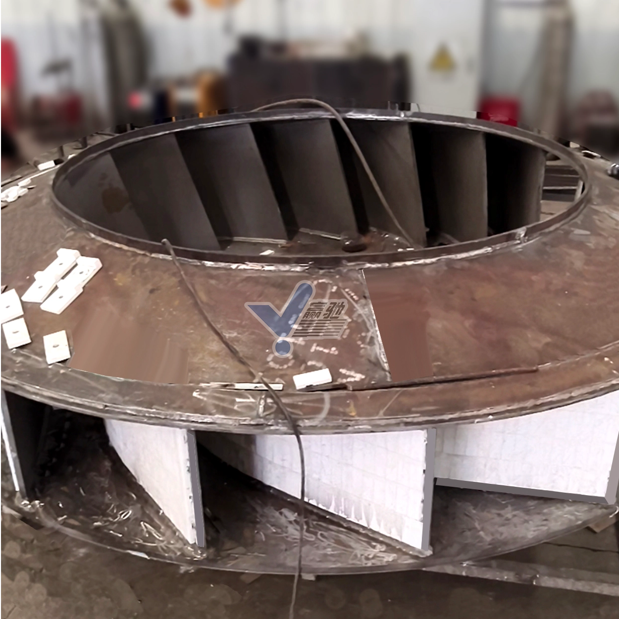 風(fēng)機(jī)內(nèi)襯氧化鋁陶瓷 L型氧化鋁卡扣護(hù)邊設(shè)計(jì)+葉片氧化鋁燕尾槽鑲嵌 風(fēng)機(jī)內(nèi)襯燕尾槽耐磨陶瓷片 耐磨陶瓷風(fēng)機(jī)蝸殼 風(fēng)機(jī)蝸殼襯防磨層 風(fēng)機(jī)蝸殼耐磨內(nèi)襯 風(fēng)機(jī)蝸殼防塵防磨襯里 淄博贏馳陶瓷新材料有限公司