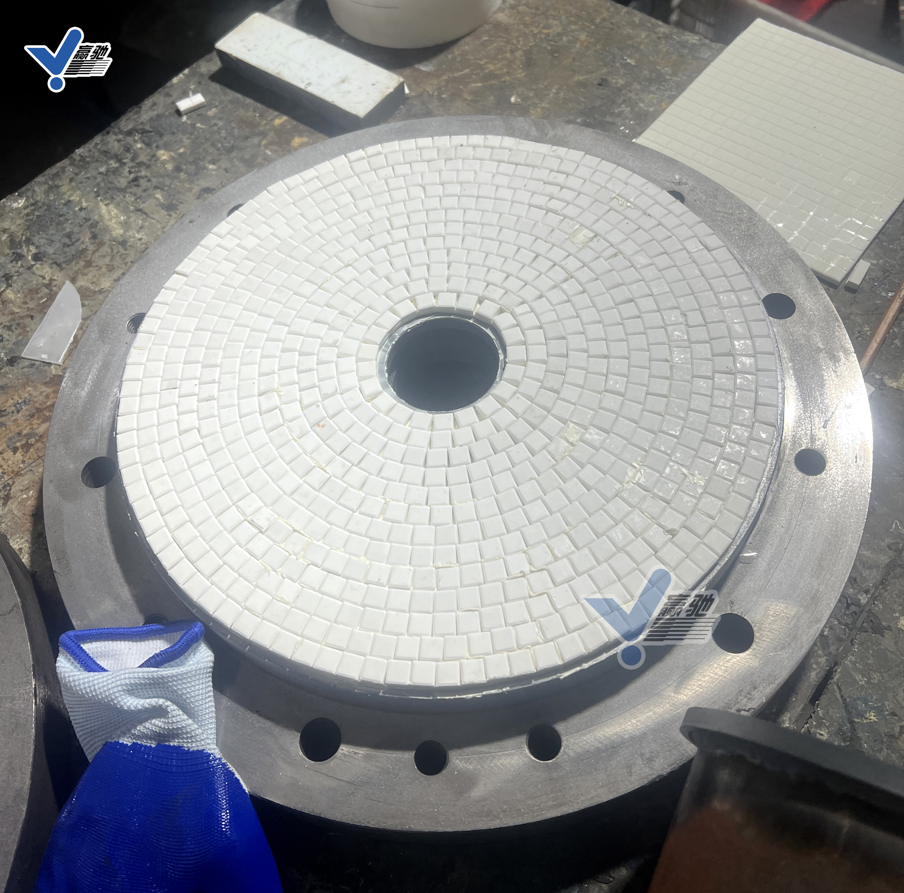 粉體分級機(jī)內(nèi)襯陶瓷片 耐磨陶瓷粉體分級機(jī) 耐磨陶瓷板氣流分級機(jī) 分級機(jī)氧化鋁片 氧化鋁耐磨陶瓷氣流分級機(jī) 氣流分級機(jī)防磨層 氣流分級機(jī)耐磨內(nèi)襯-淄博贏馳陶瓷新材料有限公司