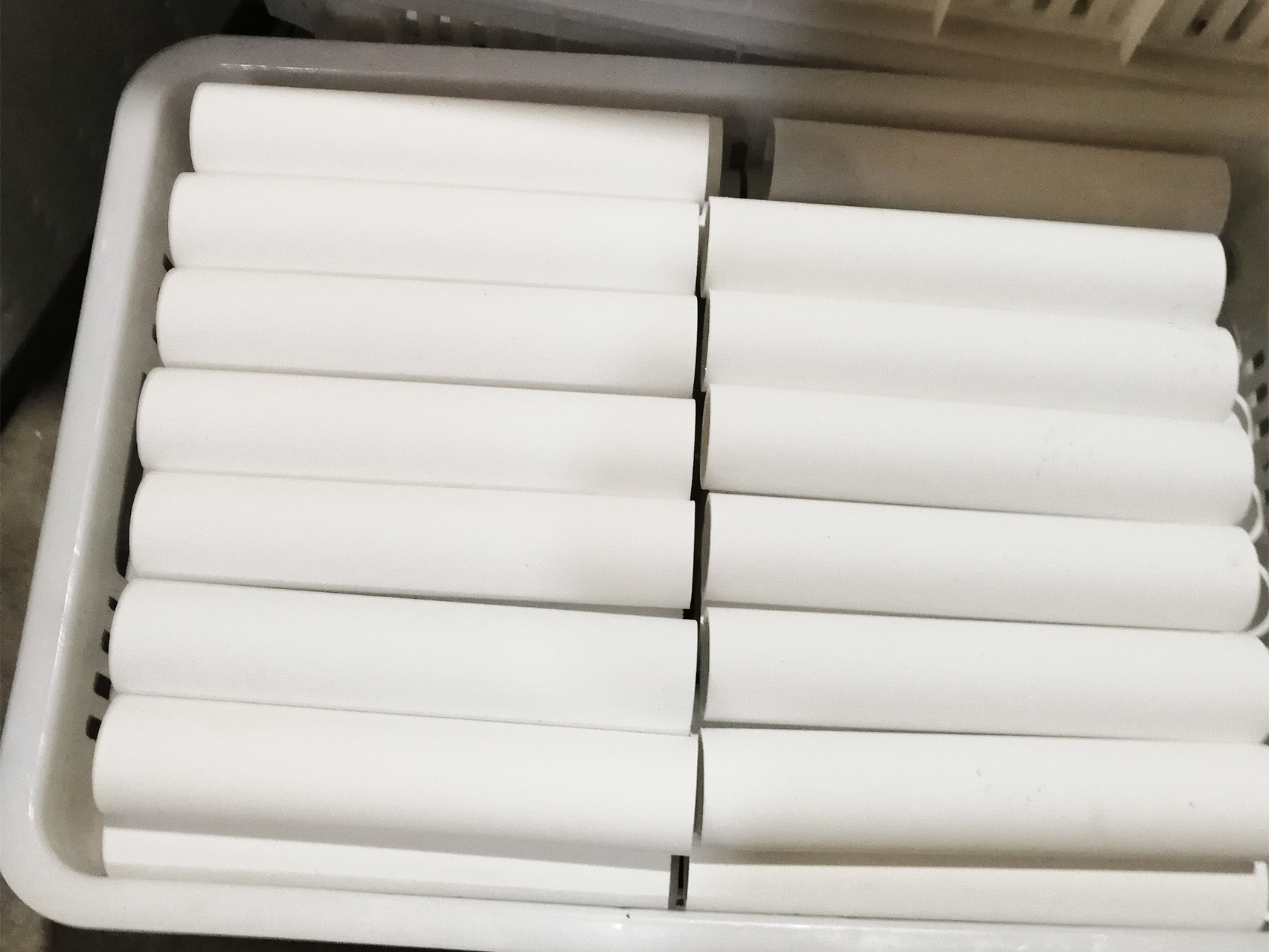 石膏很軟，為什么球磨機研磨時建議用氧化鋁球而不是鋼球？ 淄博贏馳