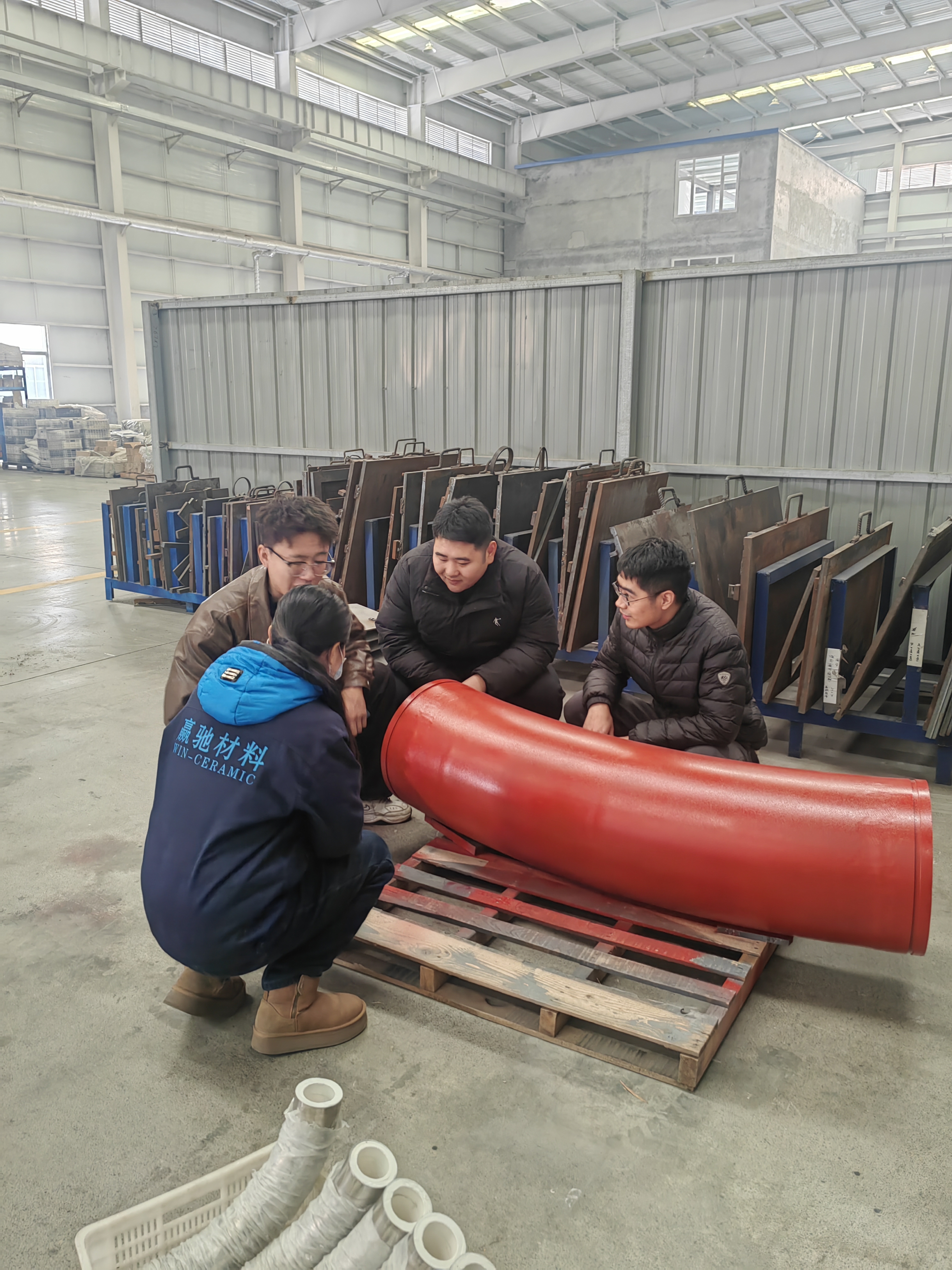 管道彎頭設(shè)備內(nèi)襯陶瓷上門施工 淄博贏馳