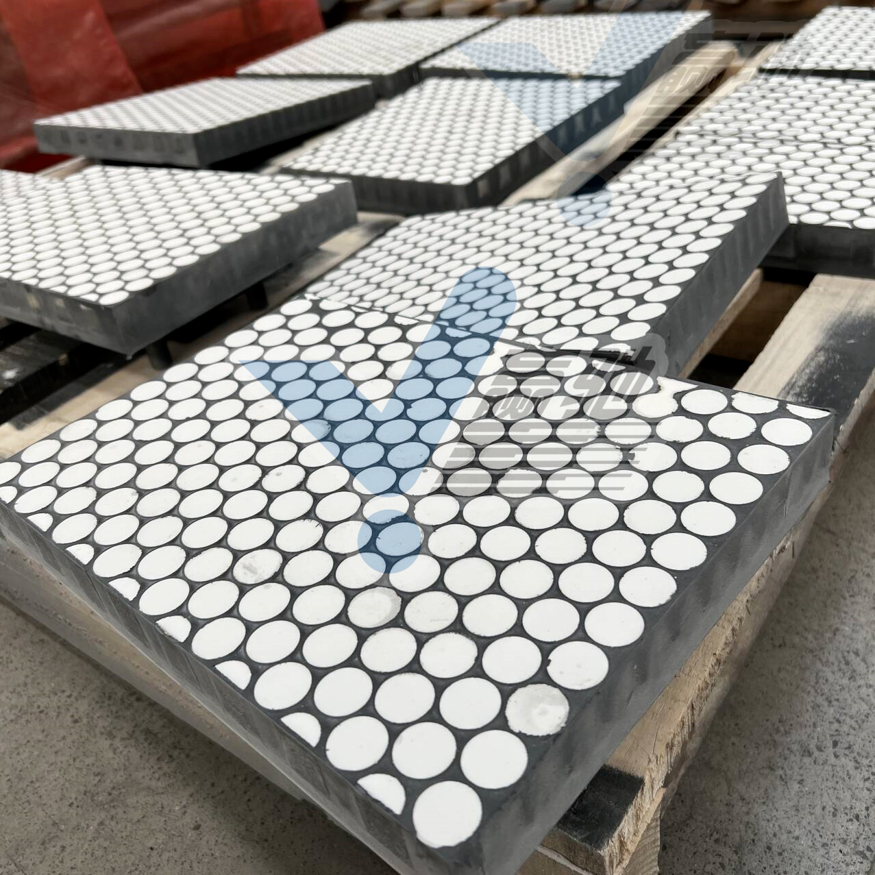 圆柱形陶瓷橡胶三合一衬板介绍